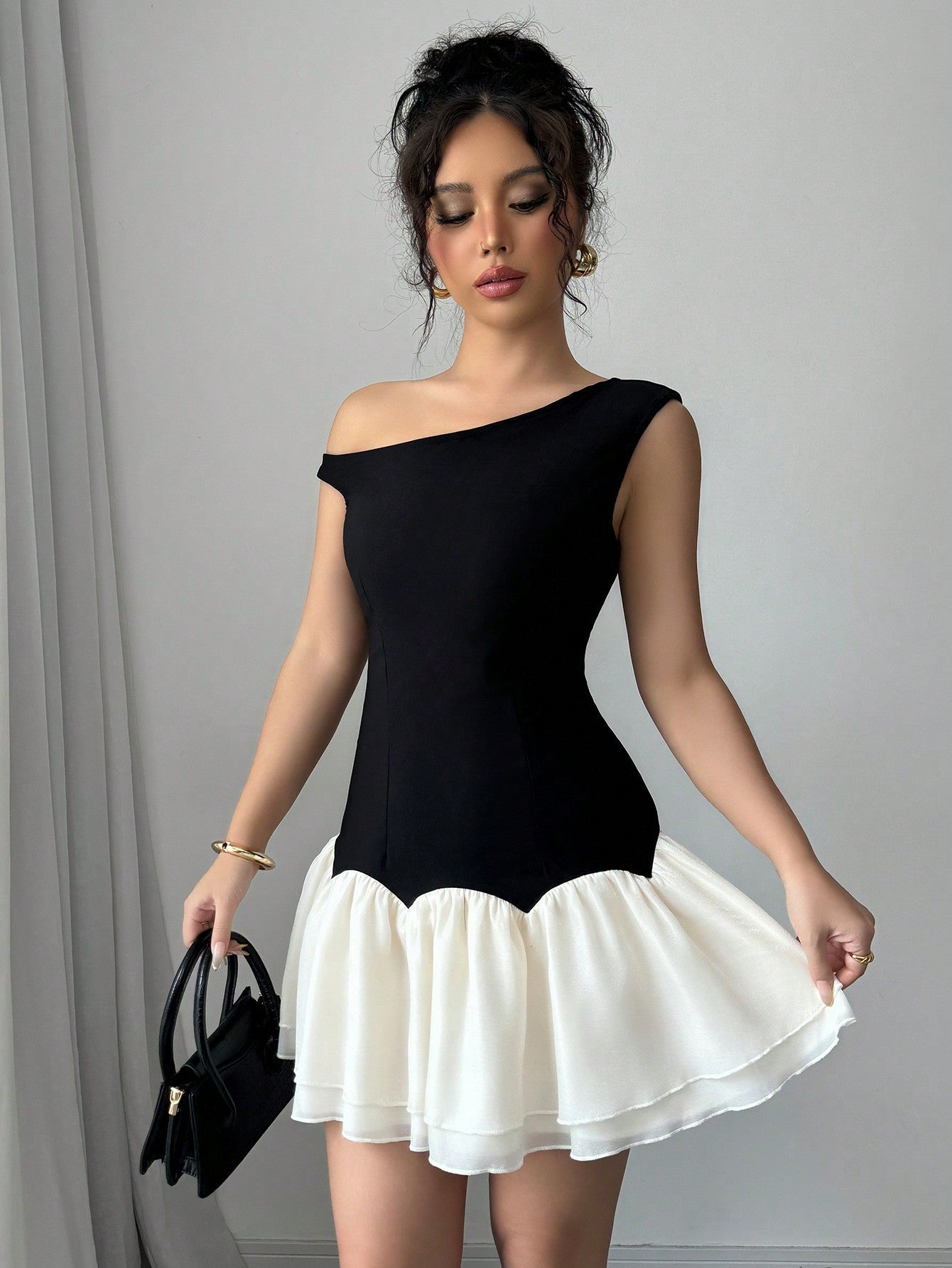 Dark And Light Color Block Woven Twill Splicing Organza Design Sleeveless Asymmetric Off-Shoulder New Women's Black Short Dress