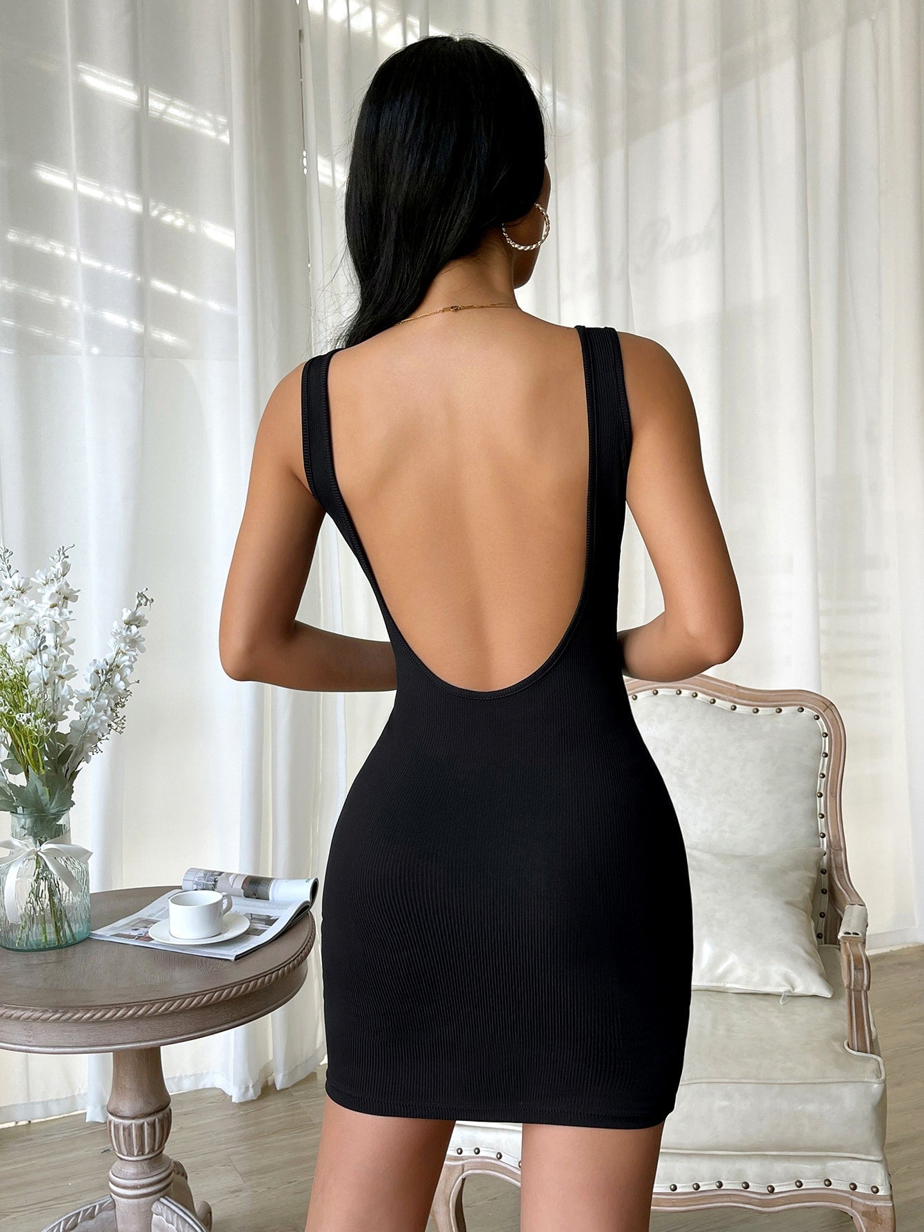 Privé Solid Backless Bodycon Dress