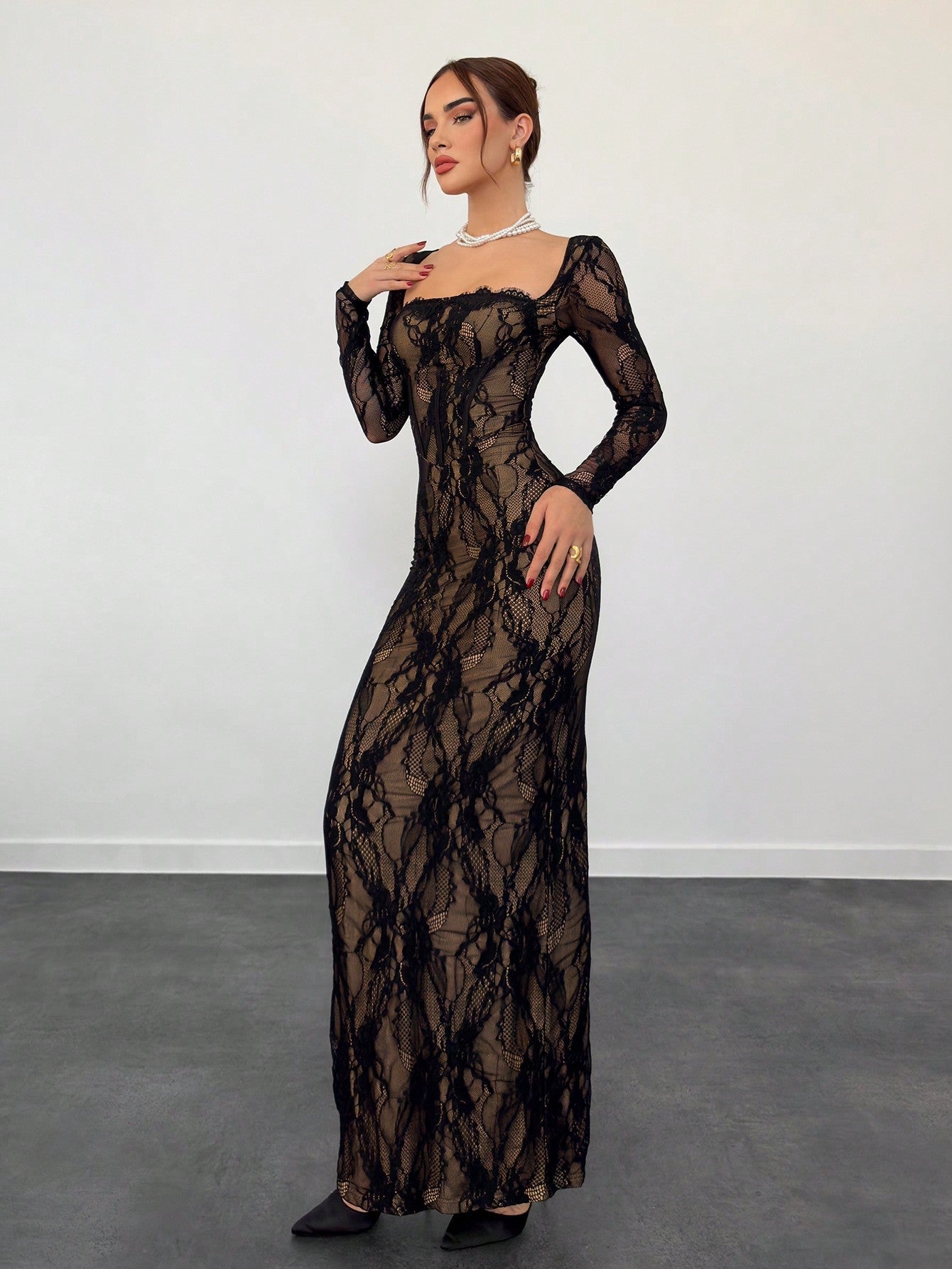 S-Shaped Lace Long Sleeve Cupped Corset Collar Slim Fitted Floor Length Black Dress