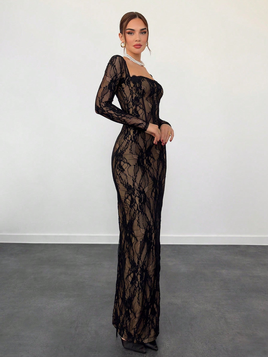 S-Shaped Lace Long Sleeve Cupped Corset Collar Slim Fitted Floor Length Black Dress