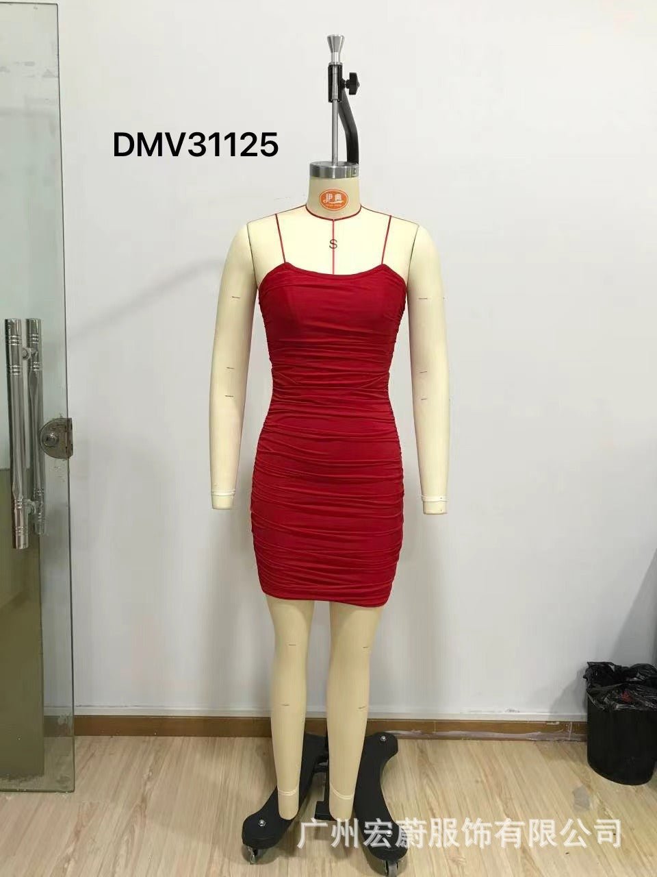 Women's evening dress banquet exclusive tube top pleated slim fishbone waist dress